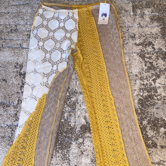 ❌SOLD❌Woman knit crochet low rise bootcut pants  in two sizes Xs - Picture 6 of 8